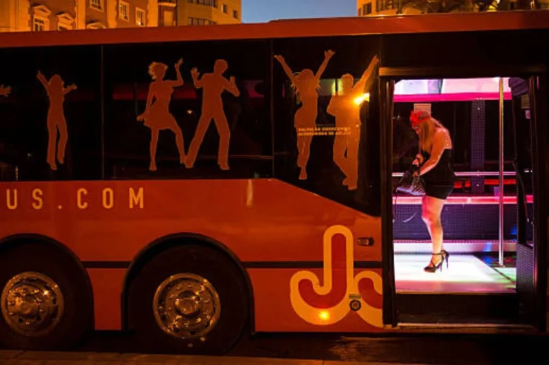 Why Choose Party Buses for Weddings and Birthdays?