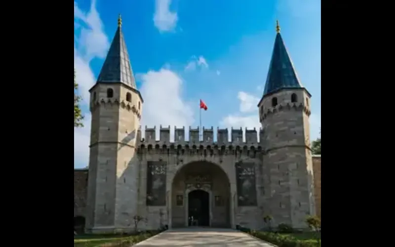 Exploring the Magnificence of Topkapi Palace: Istanbul’s Imperial Gem